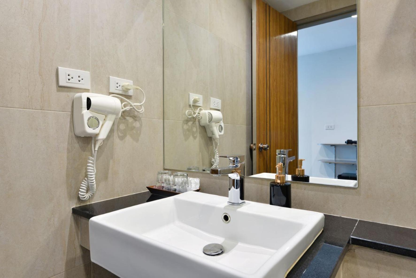 Bedever Bangkok Boutique Hotel - SHA CERTIFIED Extérieur photo